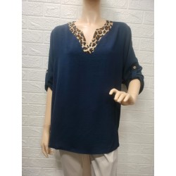 Blusa cuello pico detalle...