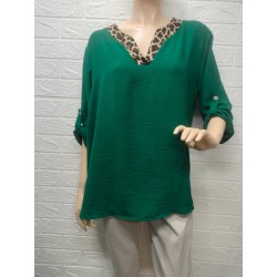 Blusa cuello pico detalle...