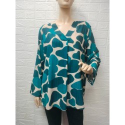 Blusa estampada  camuflaje...