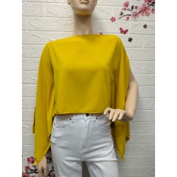 Blusa cuello barco con...