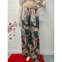 Pantalón ancho con cinturón...