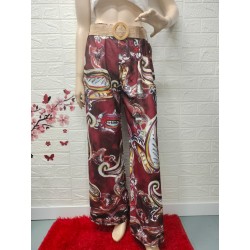 Pantalón ancho con cinturón...