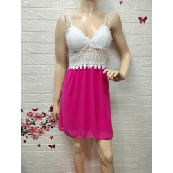 Vestido corto con escote...