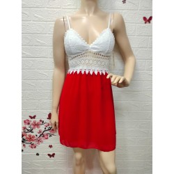 Vestido corto con escote...