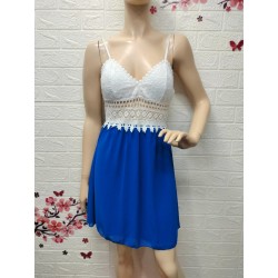 Vestido corto con escote...