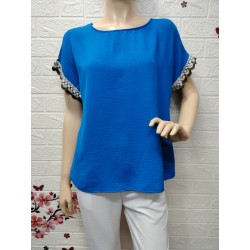 Camiseta con detalle de...