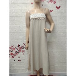 Vestido de tirantes con un...