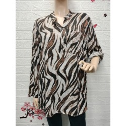 Blusa con estampado animal...
