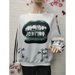 Sudadera con un diseño...