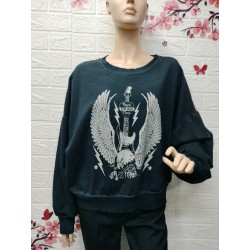 Sudadera con un gráfico...