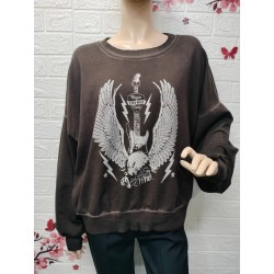 Sudadera con un gráfico...