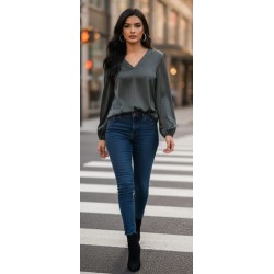 Blusa satinada con cuello...