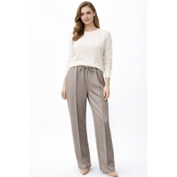 Pantalón de corte amplio...